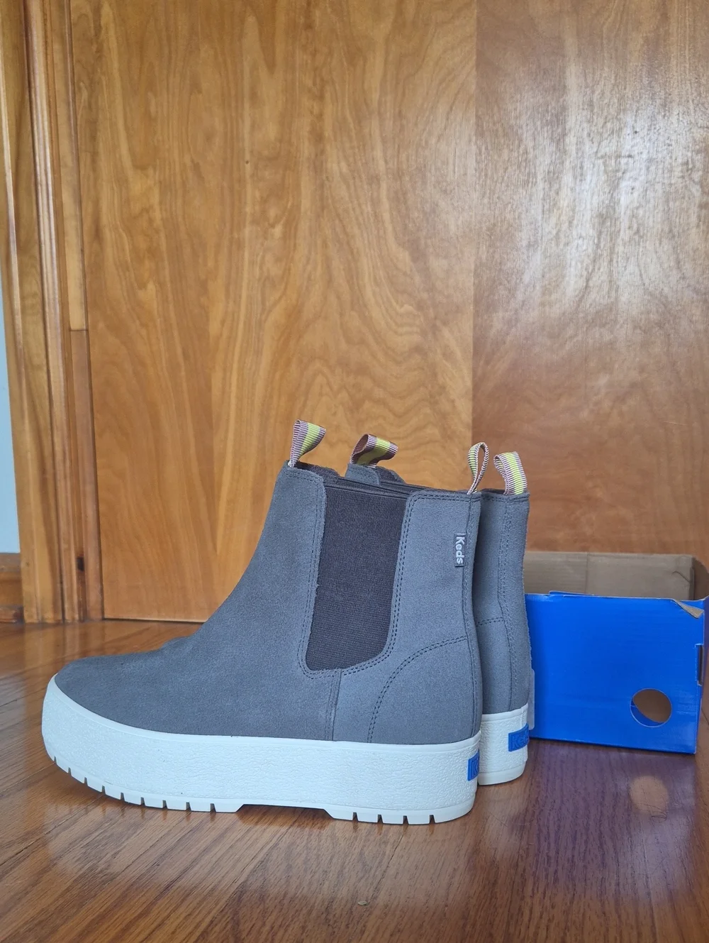 Keds Women's Gray Suede The Platform Chelsea Lug Boot, size 7,5